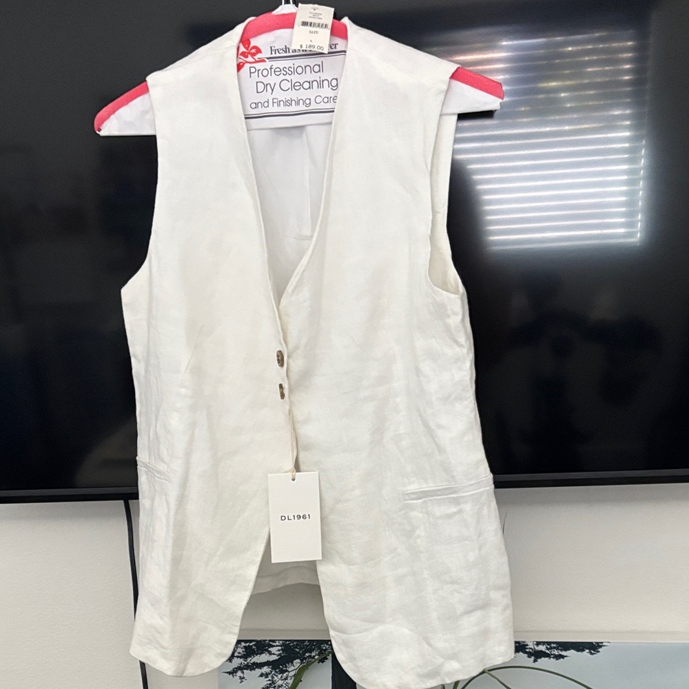 DL1961 Women's White Vest